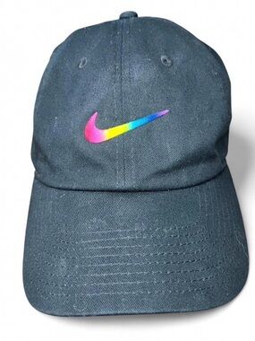 Nike Heritage86 Be True LGBTQ+ Pride Black Cap with Rainbow Gradient Swoosh